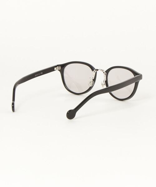 VERYNERD(ベリーナード)の「VERYNERD sunglasses Yucca(サングラス・レディース・ブルー/A・ONE SIZE)」の4枚目の写真