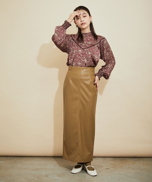 MADEMOISELLE ROPE'（マドモアゼル ロペ）の「【セットアップ対応】ボタニカルフラワースタンドカラーブラウス（シャツ/ブラウス・レディース・ブルー系その他/レッド系その他2・38）」の16枚目の写真