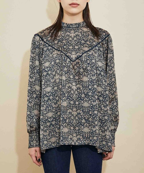 MADEMOISELLE ROPE'（マドモアゼル ロペ）の「【セットアップ対応】ボタニカルフラワースタンドカラーブラウス（シャツ/ブラウス・レディース・ブルー系その他/レッド系その他2・38）」の17枚目の写真