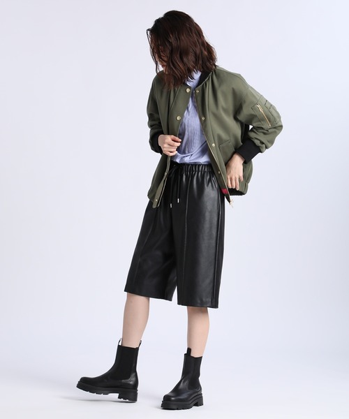 INED（イネド）の「《INED30th×スタイリスト・安西こずえ》MA-1ディテールブルゾン（MA-1・レディース・カーキ/ネイビー・9号）」の4枚目の写真