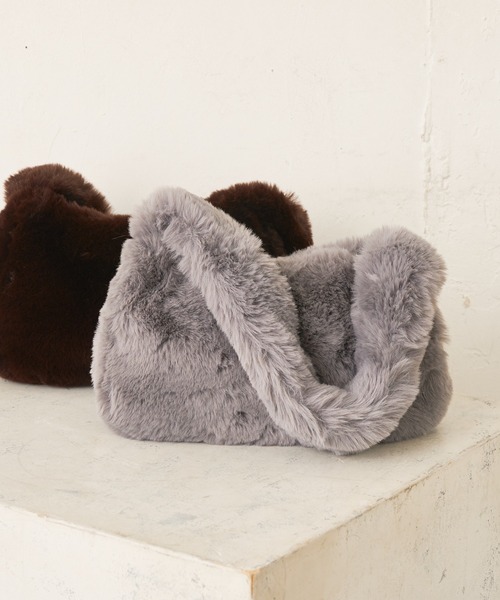 Lui's（ルイス）の「フェイクレッキスファーハンドバッグ（ハンドバッグ・レディース・ブラウン/グレー/グリーン・FREE）」の8枚目の写真