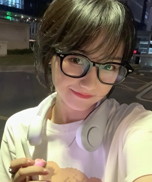 HALEY PESCA(ヘーリーペスカ)の「HALEY PESCA/スクエアフレーム クリアメガネ(メガネ・レディース・ブラック/レオパード/クリア・FREE)」の21枚目の写真