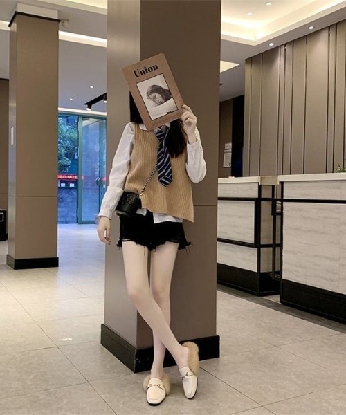 SUGAR BISKET（シュガービスケット）の「ファーバブーシュ（パンプス・レディース・ブラック/オフホワイト/カーキブラウン・40/38/39/35/36/37）」の12枚目の写真