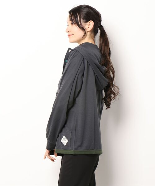 KRIFF MAYER Lady's Collection(クリフメイヤーレディースコレクション)の「UVカットさらボタンパーカー(パーカー・レディース・オフホワイト/カーキ/サックスブルー/イエロー/カラフル/チャコール・MEDIUM/LARGE)」の7枚目の写真