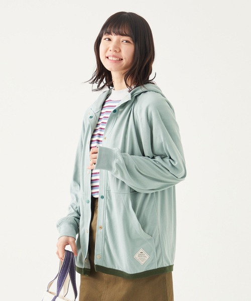 KRIFF MAYER Lady's Collection(クリフメイヤーレディースコレクション)の「UVカットさらボタンパーカー(パーカー・レディース・オフホワイト/カーキ/サックスブルー/イエロー/カラフル/チャコール・MEDIUM/LARGE)」の12枚目の写真