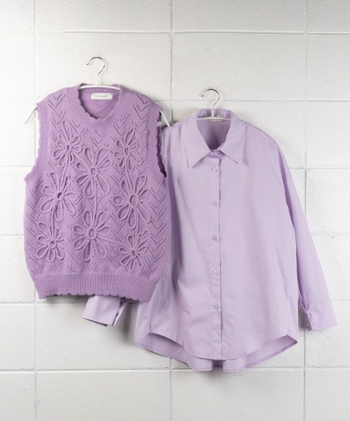 me+em select（ミームセレクト）の「【セットアイテム】花柄ニットベスト＋カラービッグシャツ SET【数量限定販売】（ベスト・レディース・パープル/アイボリー/ピンク/イエロー・FREE）」の3枚目の写真