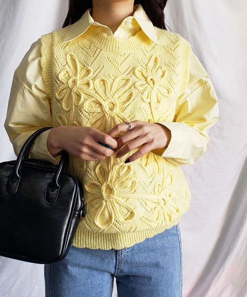 me+em select（ミームセレクト）の「【セットアイテム】花柄ニットベスト＋カラービッグシャツ SET【数量限定販売】（ベスト・レディース・パープル/アイボリー/ピンク/イエロー・FREE）」の4枚目の写真