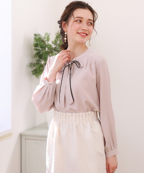 ASTORIA ODIER(アストリアオディール)の「2WAYパールピンボウタイブラウス(シャツ/ブラウス・レディース・ホワイト/ベージュ/ネイビー/サックスブルー/ミント/ピンクベージュ・SMALL/MEDIUM/LARGE)」の6枚目の写真