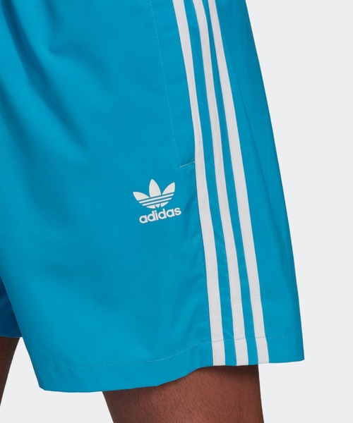 adidas(アディダス)の「アディカラー クラシックス トレース ショーツ / アディダスオリジナルス(水着・メンズ・スカイブルー・SMALL/MEDIUM/LARGE/X-LARGE/XX-LARGE/XXX-LARGE/X-SMALL)」の4枚目の写真