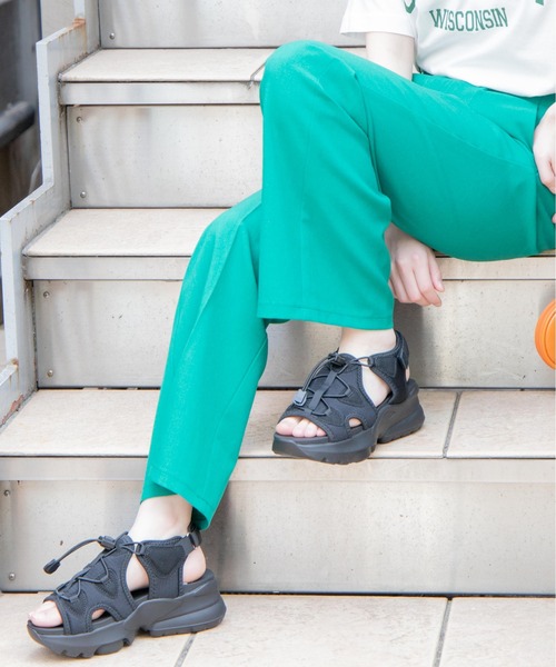 WEGO（ウィゴー）の「WEGO/ボリュームスポーツサンダル（サンダル・レディース・ホワイト/ブラック・MEDIUM/LARGE）」の16枚目の写真