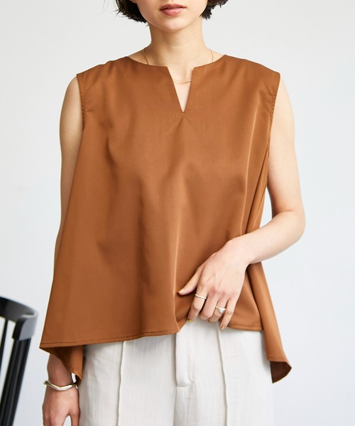 ECRIRE（エクリール）の「【haushinkaコラボ】キーネックイレヘムブラウス（シャツ/ブラウス・レディース・ブラック/ブラウン/グレー/アイボリー・M/L）」の4枚目の写真