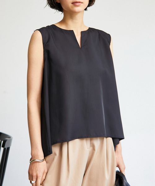 ECRIRE（エクリール）の「【haushinkaコラボ】キーネックイレヘムブラウス（シャツ/ブラウス・レディース・ブラック/ブラウン/グレー/アイボリー・M/L）」の3枚目の写真