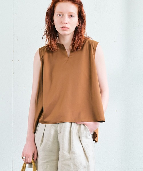 ECRIRE（エクリール）の「【haushinkaコラボ】キーネックイレヘムブラウス（シャツ/ブラウス・レディース・ブラック/ブラウン/グレー/アイボリー・M/L）」の7枚目の写真