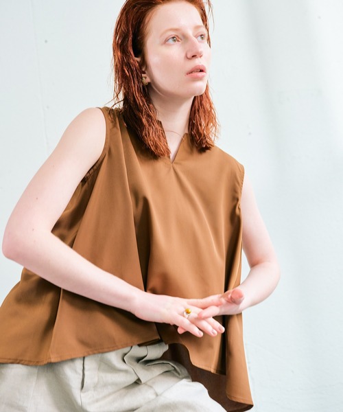 ECRIRE（エクリール）の「【haushinkaコラボ】キーネックイレヘムブラウス（シャツ/ブラウス・レディース・ブラック/ブラウン/グレー/アイボリー・M/L）」の15枚目の写真