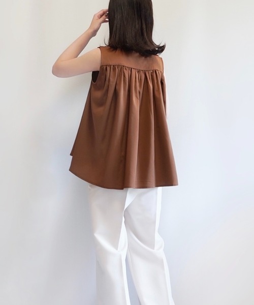 ECRIRE（エクリール）の「【haushinkaコラボ】キーネックイレヘムブラウス（シャツ/ブラウス・レディース・ブラック/ブラウン/グレー/アイボリー・M/L）」の16枚目の写真