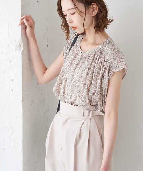ROPE' PICNIC(ロペピクニック)の「2WAY/サテンギャザーブラウス(シャツ/ブラウス・レディース・ベージュ/パープル/グリーン/ブラック系その他/ベージュ系その他・38)」の3枚目の写真