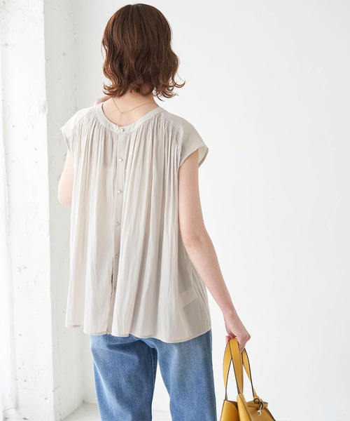 ROPE' PICNIC(ロペピクニック)の「2WAY/サテンギャザーブラウス(シャツ/ブラウス・レディース・ベージュ/パープル/グリーン/ブラック系その他/ベージュ系その他・38)」の10枚目の写真