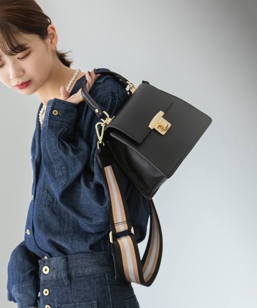 U by SPICK&SPAN（ユーバイスピックアンドスパン）の「【AULENTTI/オウレンティ】 ストラップ付ハンドルBAG（ハンドバッグ・レディース・ブラック/ベージュ・FREE）」の2枚目の写真