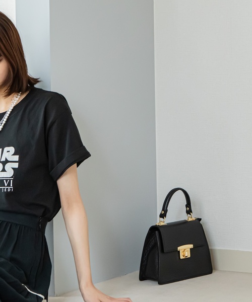 U by SPICK&SPAN（ユーバイスピックアンドスパン）の「【AULENTTI/オウレンティ】 ストラップ付ハンドルBAG（ハンドバッグ・レディース・ブラック/ベージュ・FREE）」の4枚目の写真