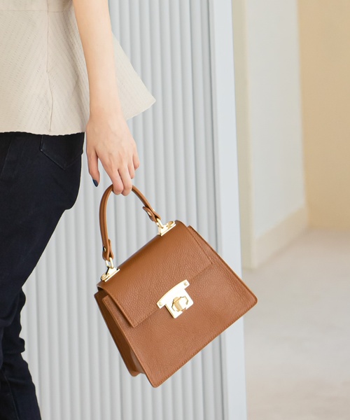 U by SPICK&SPAN（ユーバイスピックアンドスパン）の「【AULENTTI/オウレンティ】 ストラップ付ハンドルBAG（ハンドバッグ・レディース・ブラック/ベージュ・FREE）」の9枚目の写真