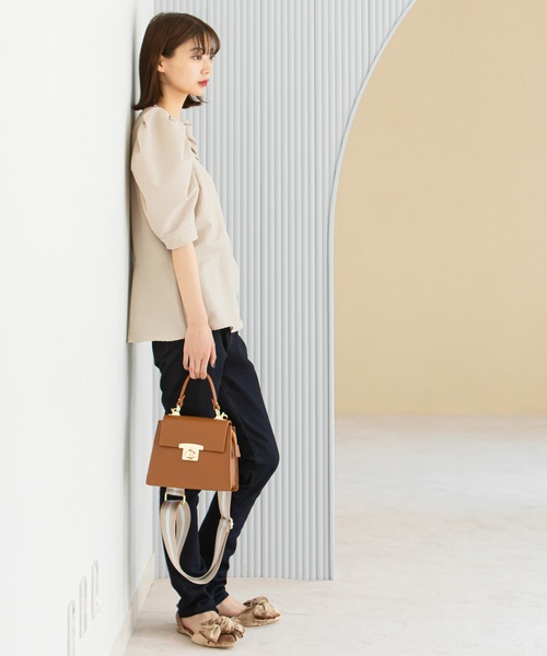 U by SPICK&SPAN（ユーバイスピックアンドスパン）の「【AULENTTI/オウレンティ】 ストラップ付ハンドルBAG（ハンドバッグ・レディース・ブラック/ベージュ・FREE）」の10枚目の写真