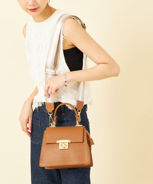 U by SPICK&SPAN（ユーバイスピックアンドスパン）の「【AULENTTI/オウレンティ】 ストラップ付ハンドルBAG（ハンドバッグ・レディース・ブラック/ベージュ・FREE）」の13枚目の写真