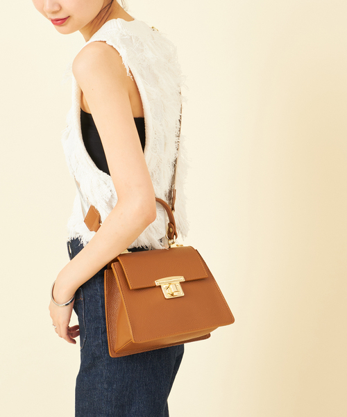 U by SPICK&SPAN（ユーバイスピックアンドスパン）の「【AULENTTI/オウレンティ】 ストラップ付ハンドルBAG（ハンドバッグ・レディース・ブラック/ベージュ・FREE）」の16枚目の写真