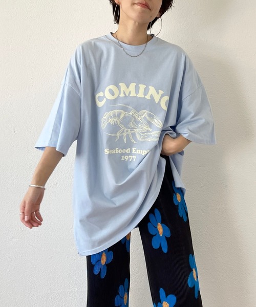 wee9s（ウィークス）の「"SEBASTIAN" tee / サイドスリットオーバーサイズ"セバスチャン"ティーシャツ（Tシャツ/カットソー・レディース・スカイブルー/グリーン・FREE）」の3枚目の写真
