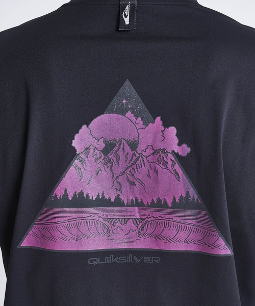 Quiksilver(クイックシルバー)の「M&W CLEAR SKIES SS/クイックシルバー半袖ラッシュガード(水着)(ラッシュガード・メンズ・ブラック/ホワイト/ベージュ・SMALL/X-LARGE/MEDIUM/LARGE)」の9枚目の写真