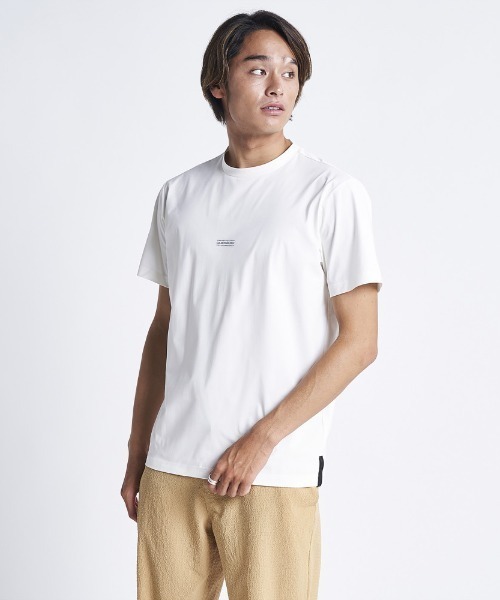 Quiksilver(クイックシルバー)の「M&W CLEAR SKIES SS/クイックシルバー半袖ラッシュガード(水着)(ラッシュガード・メンズ・ブラック/ホワイト/ベージュ・SMALL/X-LARGE/MEDIUM/LARGE)」の5枚目の写真