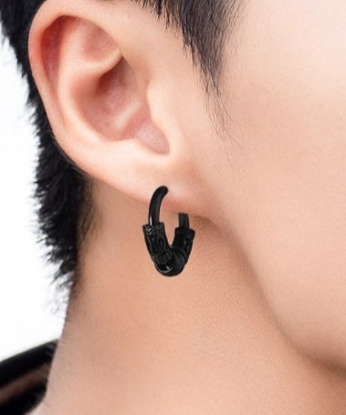 NOVESSEL(ノベセル)の「『NOVESSEL/ノベセル』デザイン リング ピアス (片耳用)(ピアス(片耳用)・レディース・ブラック/シルバー・FREE)」の7枚目の写真