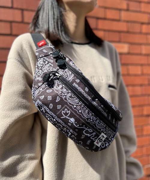 CHUMS（チャムス）の「【CHUMS】Recycle Small Waist Pouch（ボディバッグ/ウエストポーチ・メンズ・ブラック/その他/ブラウン/ブラック系/ネイビー/パープル/マルチ・FREE）」の3枚目の写真