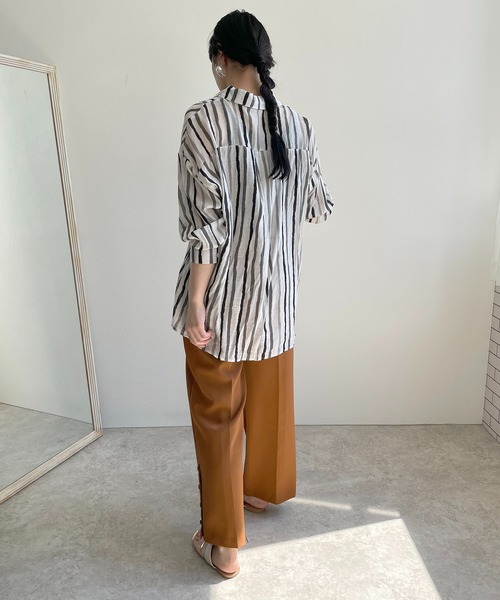 LHELBIE(レルビエ)の「シアーストライプシャツ(シャツ/ブラウス・レディース・ブラック/カーキ/ブルー・M)」の21枚目の写真