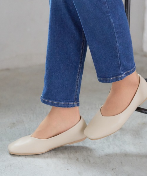 Honeys（ハニーズ）の「やわらかスクエアトゥパンプス（パンプス・レディース・ブラック/モカ/ブラック系その他/ライトベージュ/シルバー・22.5/24.5/23.5/24.0/23.0）」の4枚目の写真