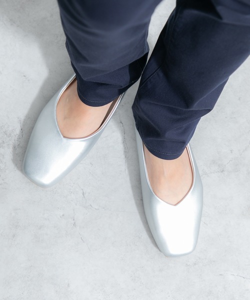 Honeys（ハニーズ）の「やわらかスクエアトゥパンプス（パンプス・レディース・ブラック/モカ/ブラック系その他/ライトベージュ/シルバー・22.5/24.5/23.5/24.0/23.0）」の7枚目の写真