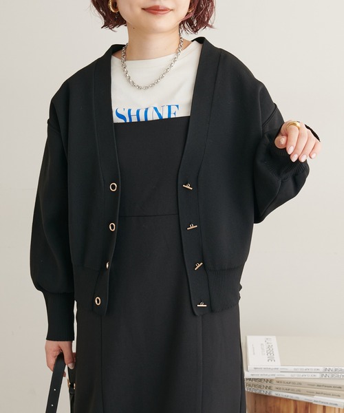 natural couture（ナチュラルクチュール）の「WEB限定カラーあり/プチプラハトメバー釦おしゃれカーディガン（カーディガン/ボレロ・レディース・ブラック/グレイッシュベージュ/アイボリー・FREE）」の2枚目の写真