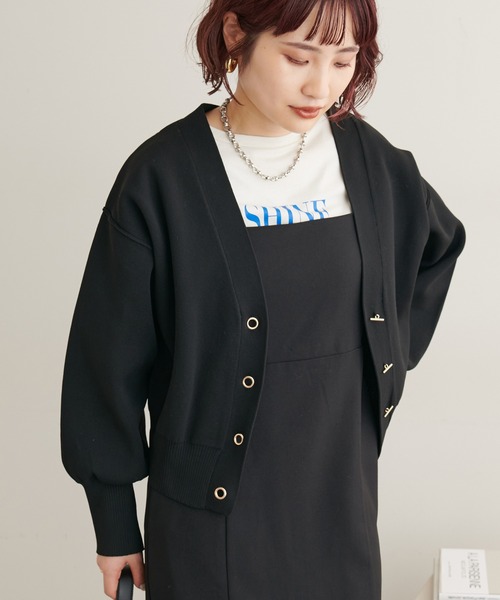 natural couture（ナチュラルクチュール）の「WEB限定カラーあり/プチプラハトメバー釦おしゃれカーディガン（カーディガン/ボレロ・レディース・ブラック/グレイッシュベージュ/アイボリー・FREE）」の16枚目の写真