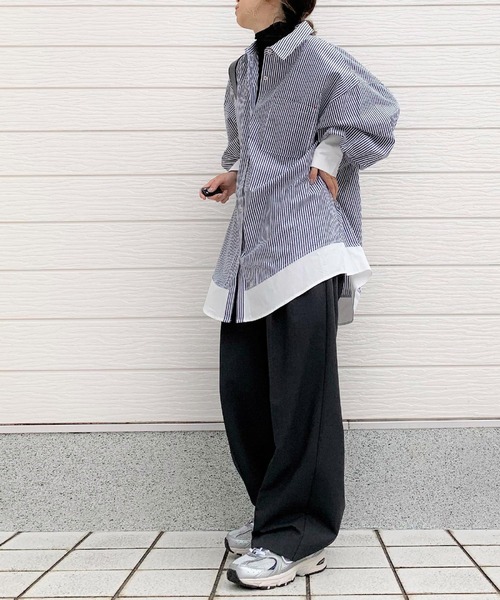 Q(キュー)の「ストライプギャザースリーブビッグシャツ(シャツ/ブラウス・レディース・ブラック系その他・MEDIUM)」の4枚目の写真