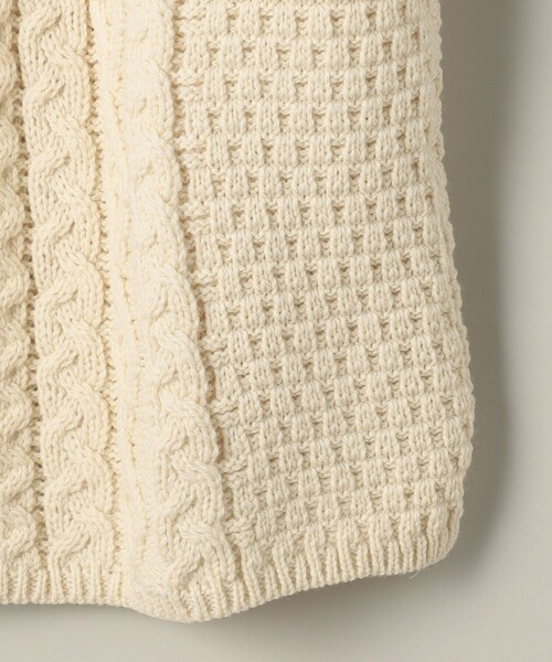 Aresense（アーセンス）の「Oldderby Knitwear/オールドダービーニット Aran Hooded Sloth pullover/アランフーデットスキッパーニットプルオーバー（ニット/セーター・レディース・ホワイト・MEDIUM）」の5枚目の写真