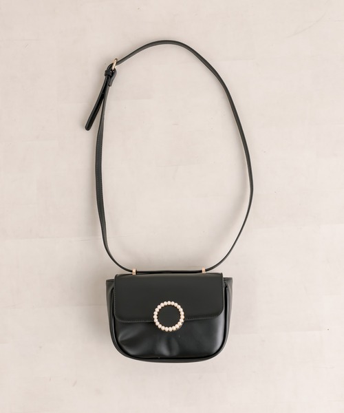 OLIVE des OLIVE（オリーブデオリーブ）の「パールバックルショルダーバッグ（ショルダーバッグ・レディース・ブラック/アイボリー・FREE）」の4枚目の写真