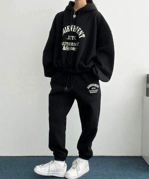 Dalfwin（ダールフィン）の「2023新作 韓国ファッション スウェット ルームウェア レディース 裏起毛あり【上下セット】ACHIEVEMENTセットアップ　スウェット　2023AW 秋冬新作（ルームウェア/パジャマ・レディース・オートミール/ブルー/ブラック・FREE）」の4枚目の写真