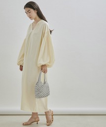 【手洗い可能】コットン麻ブレンドボリュームスリーブVネックギャザーワンピース