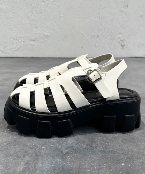 apres jour mignon(アプレジュールミニョン)の「グルカサンダル【ZOZOTOWN限定アイテム】(サンダル・レディース・アイボリー/ブラック・LARGE/SMALL/MEDIUM)」の3枚目の写真