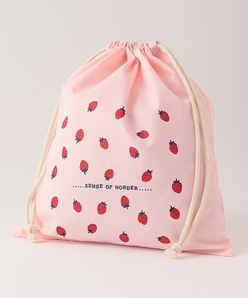 sense of wonder（センスオブワンダー）の「【WEB限定】【センスオブワンダー】イチゴ柄プリント巾着（バックパック/リュック・キッズ・ライトピンク/ネイビー・FREE）」の3枚目の写真