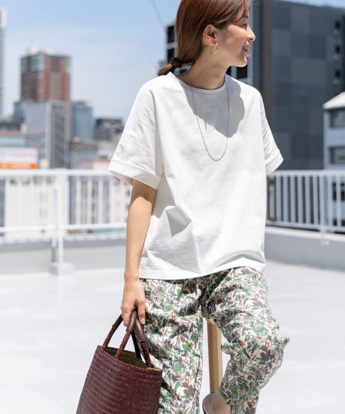 URBAN RESEARCH DOORS（アーバンリサーチドアーズ）の「USAコットンロールスリーブTシャツ（Tシャツ/カットソー・レディース・ブラック/ホワイト系その他/オフホワイト/ラベンダー・MEDIUM）」の7枚目の写真