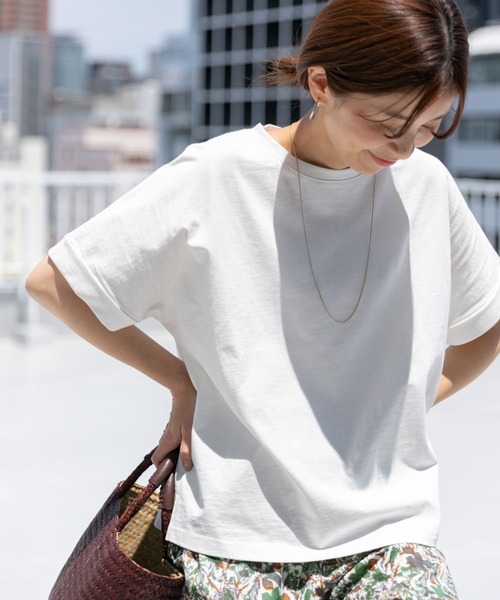 URBAN RESEARCH DOORS（アーバンリサーチドアーズ）の「USAコットンロールスリーブTシャツ（Tシャツ/カットソー・レディース・ブラック/ホワイト系その他/オフホワイト/ラベンダー・MEDIUM）」の9枚目の写真