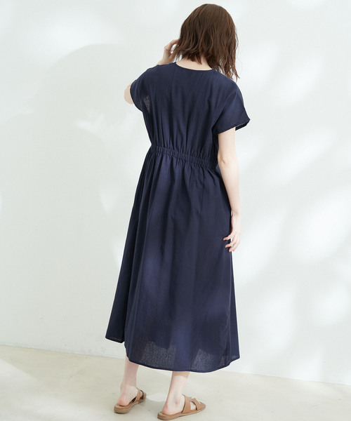Jayro(ジャイロ)の「綿麻ウエストタック比翼ワンピース(ワンピース・レディース・ネイビー/ピンク/ブラック・M)」の11枚目の写真