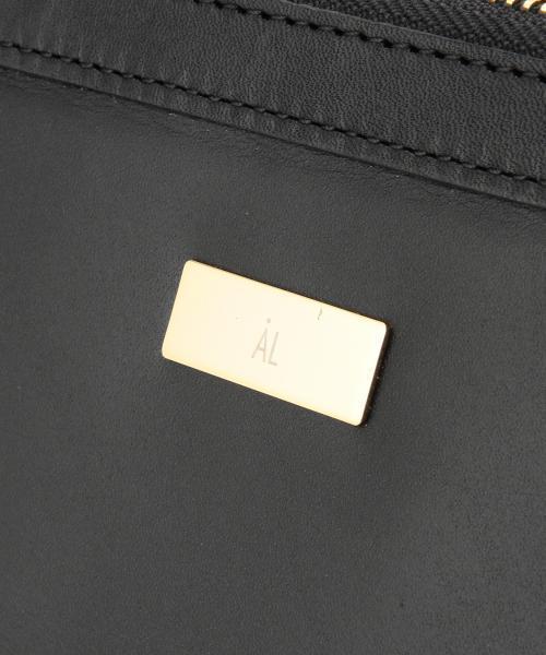 MARY AL TERNA（メアリオルターナ）の「MARY AL TERNA / フリンジ クラッチバッグ（クラッチバッグ・レディース・ブラック・ONE SIZE）」の2枚目の写真