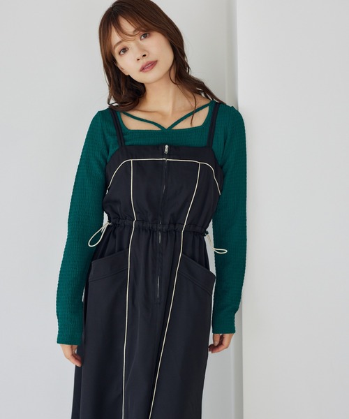 mysty woman(ミスティウーマン)の「シャーリングVストリングプルオーバー 972194(Tシャツ/カットソー・レディース・ブラック/ピンク系その他/アイボリー/ブルー系その他/イエロー/グリーン・FREE)」の1枚目の写真