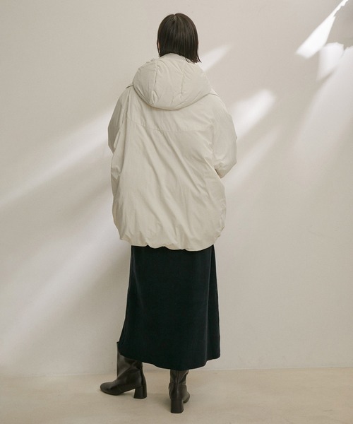 SALON adam et rope'（サロン アダム エ ロペ）の「【雑誌掲載】[GREENDOWN（グリーンダウン）]スタンドカラーダウンジャケット（ダウンジャケット/コート・レディース・ブラック/ベージュ/オフホワイト・FREE）」の13枚目の写真